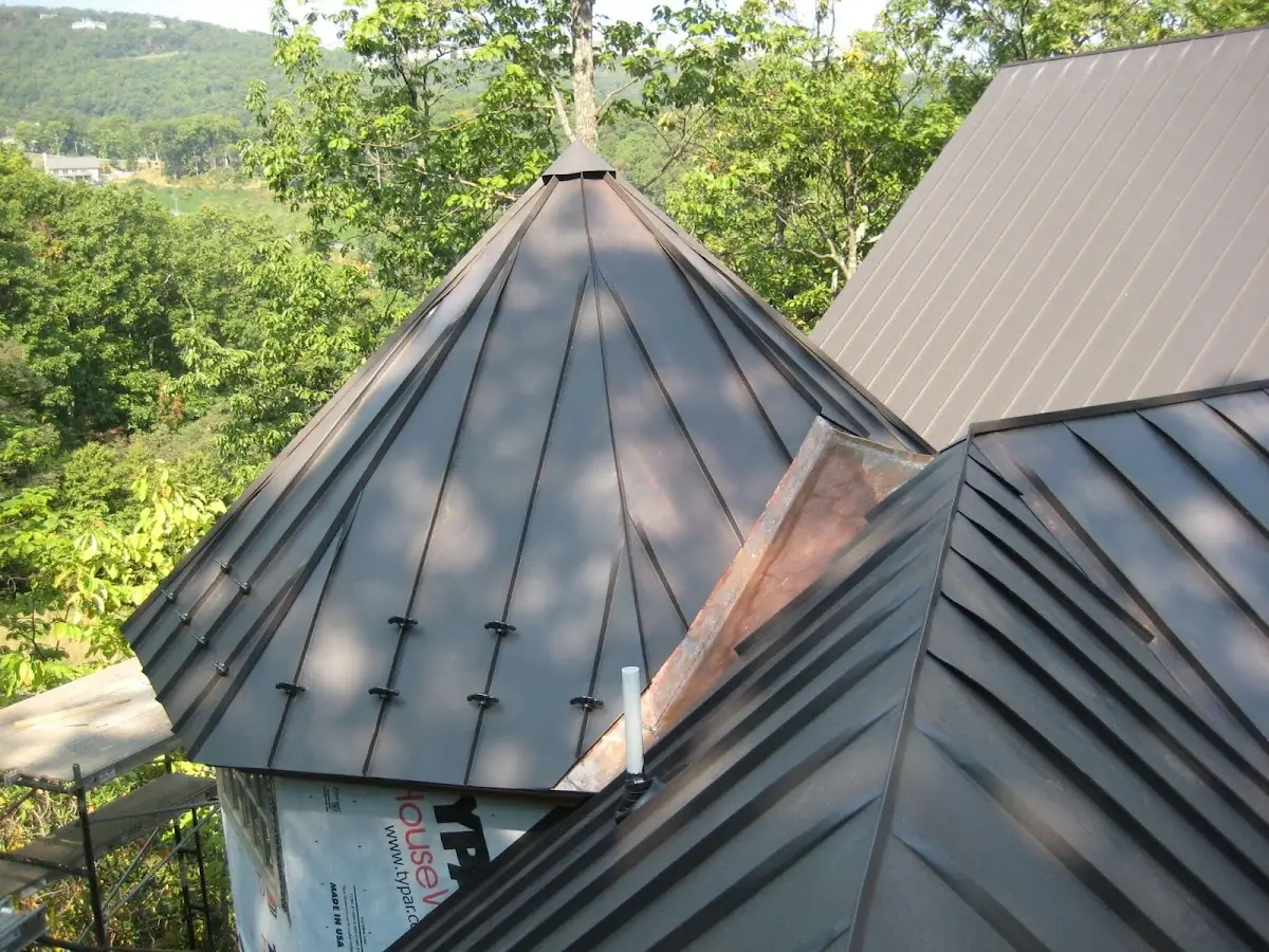 Professional Gutter Cleaning by Craftsman Roofing in Brockway Vista